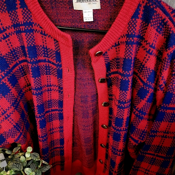 Vintage Red and Blue Plaid Womens Sweater/Cardigan - Picture 4 of 5